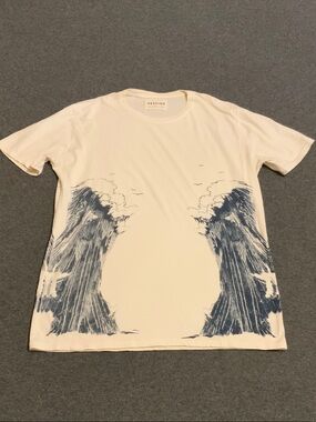 Vestige Cream T-Shirt with Navy Wave Print Large